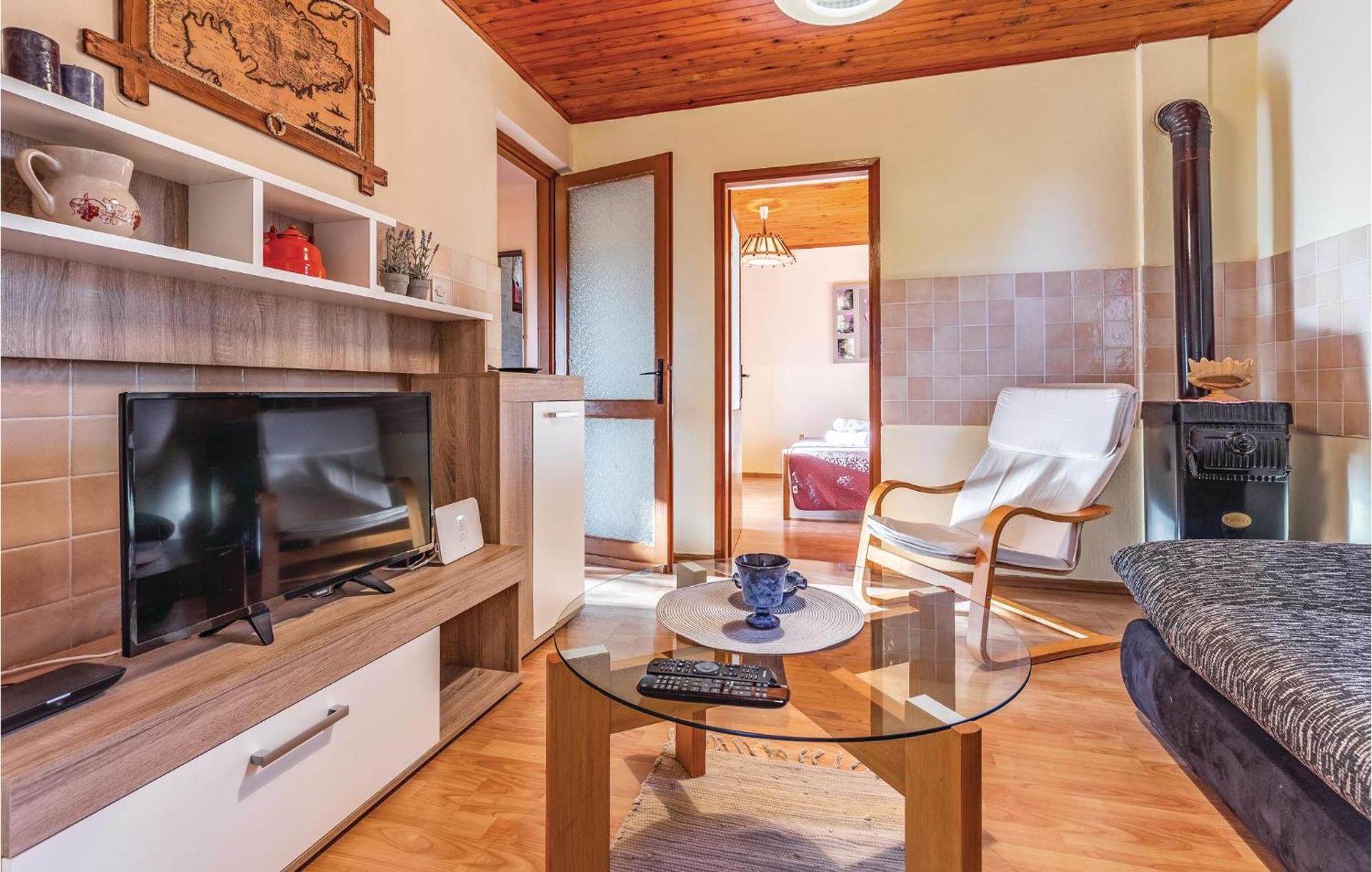 1 Bedroom Pet Friendly Home In Sisan Exterior photo